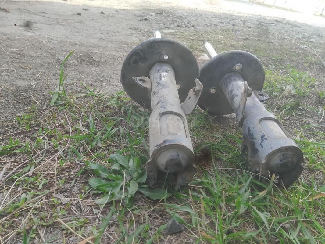 Передние стойки б.у стояли на таете аллион 2004г. - Орск