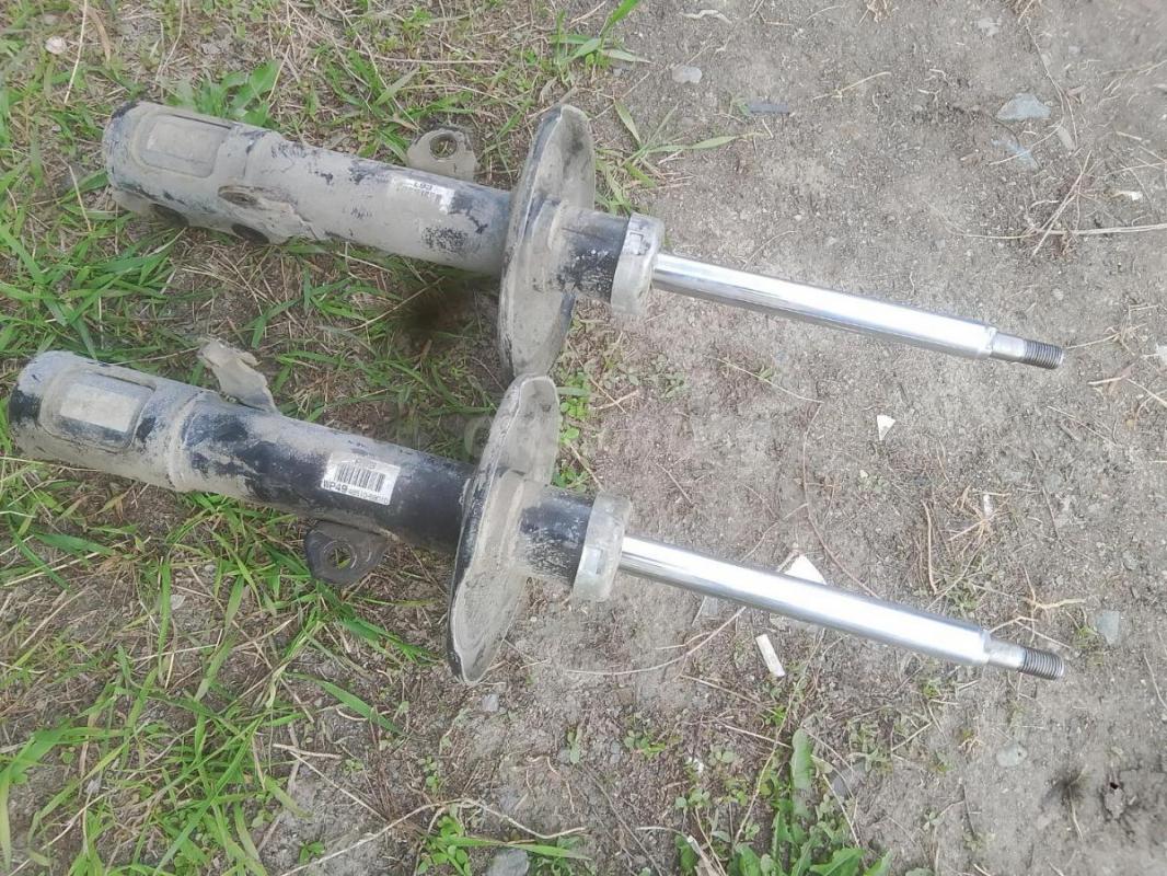 Передние стойки б.у стояли на таете аллион 2004г. - Орск