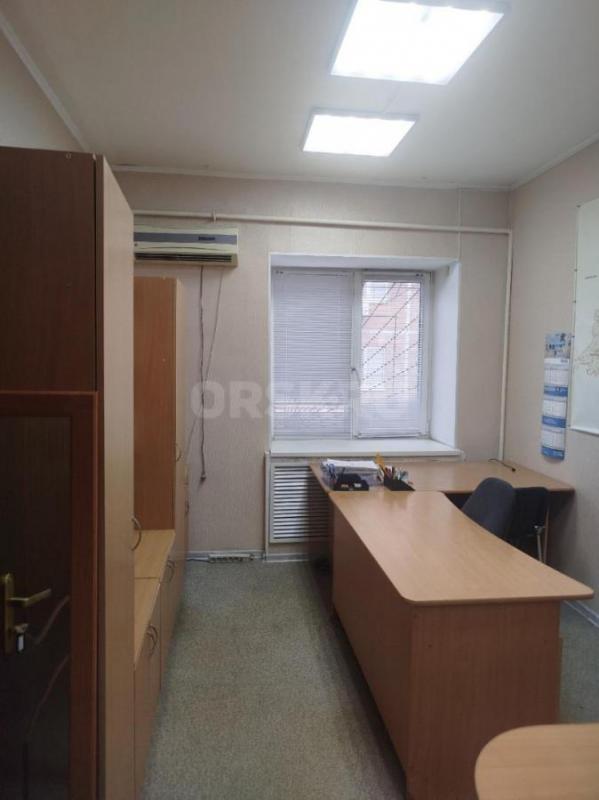 Сдаются офисные помещения на 2 этаже двухэтажного здания в центре города по адресу: г. - Орск