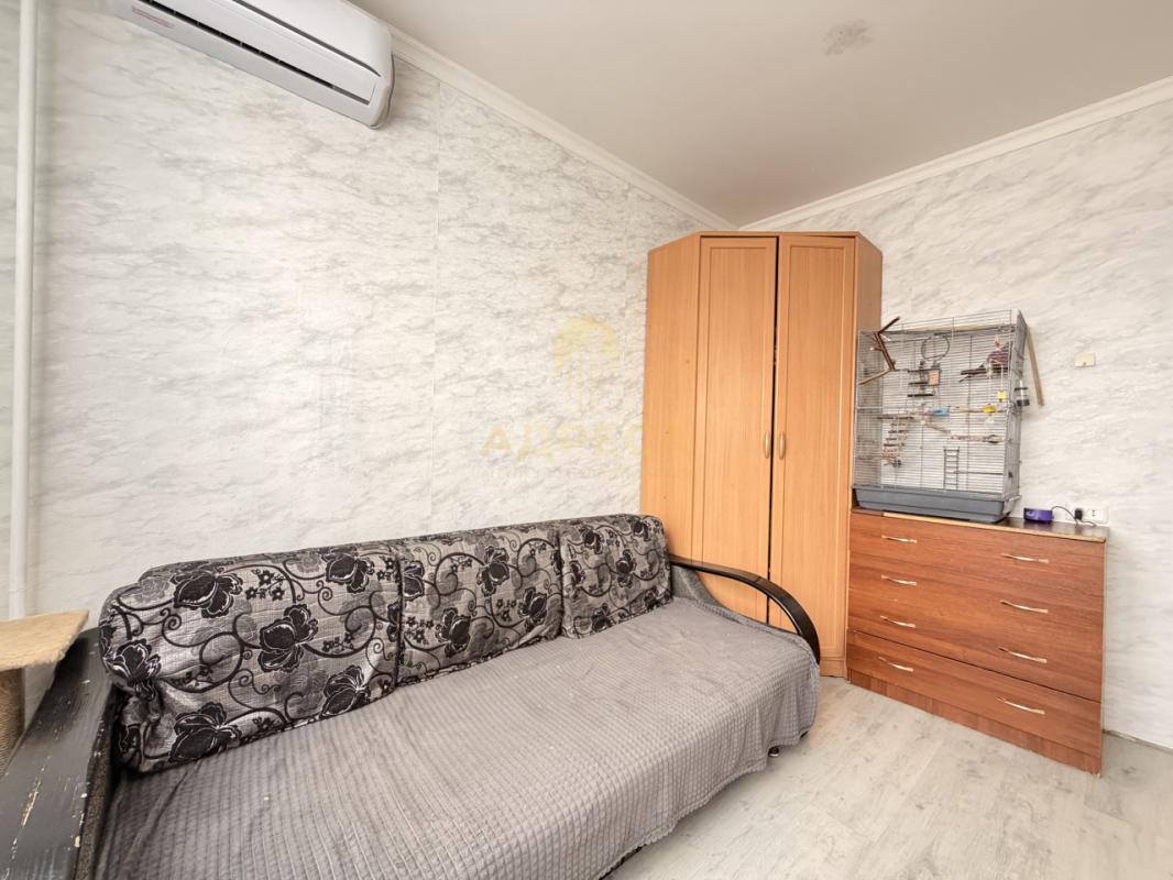 Продаётся просторная 3-х комнатная квартира на 6 этаже 10-ти этажного дома, по адресу ул. - Оренбург