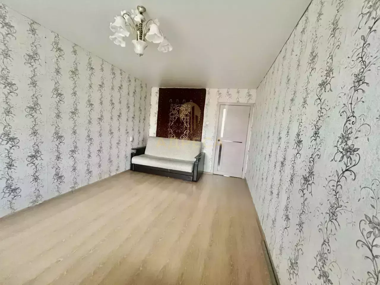 Продается светлая,просторная двухкомнатная квартира. - Оренбург