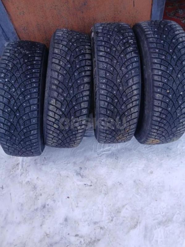 Продам в хорошем состоянии б/у зимнию резину 225/65 R17 4 штуки за 16000 - Орск