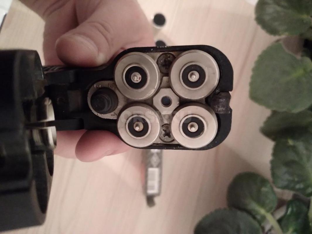 Продам травматический пистолет оса 18х45 с лазерным прицелом 2  кобуры нательная и на пояс. - Орск