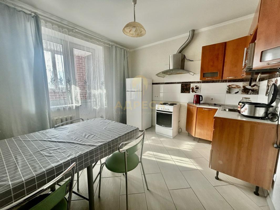 Сдаётся однокомнатная квартира с мебелью и техникой, с хорошим ремонтом. - Оренбург