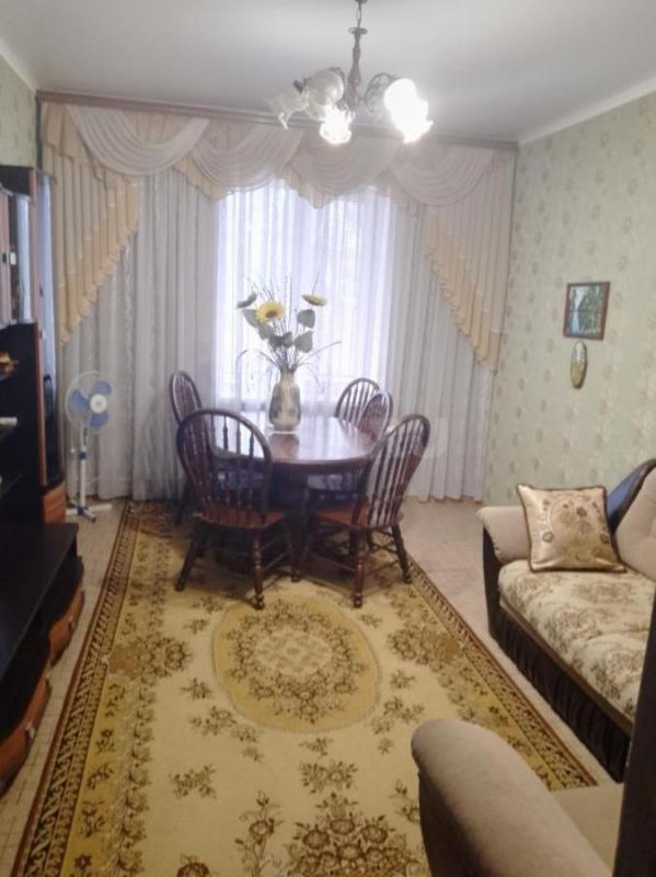 Продается 3-х комнатная квартира (старого типа) расположенная по адресу: г. - Орск