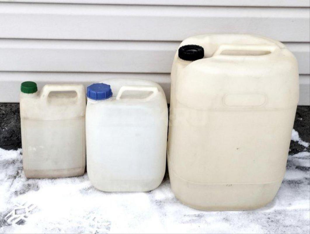 Продам не дорого,в хорошем рабочем состоянии канистры пластиковые. - Орск