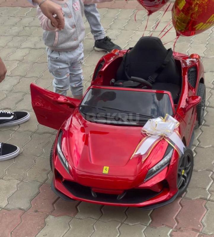 Продам красную феррари. - Орск