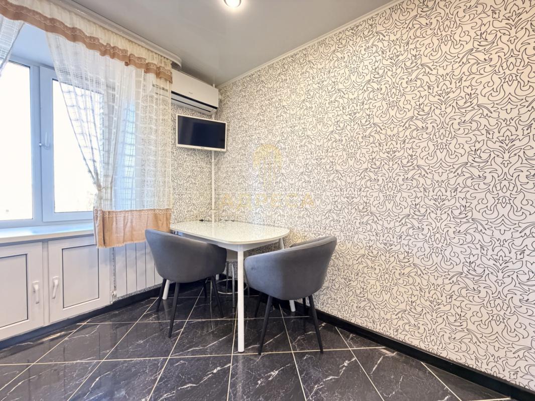 Продается 3-кoмнатнaя квартира нa 4 - этаже 9-ти этажного КИРПИЧНОГО дома по адресу ул. - Оренбург