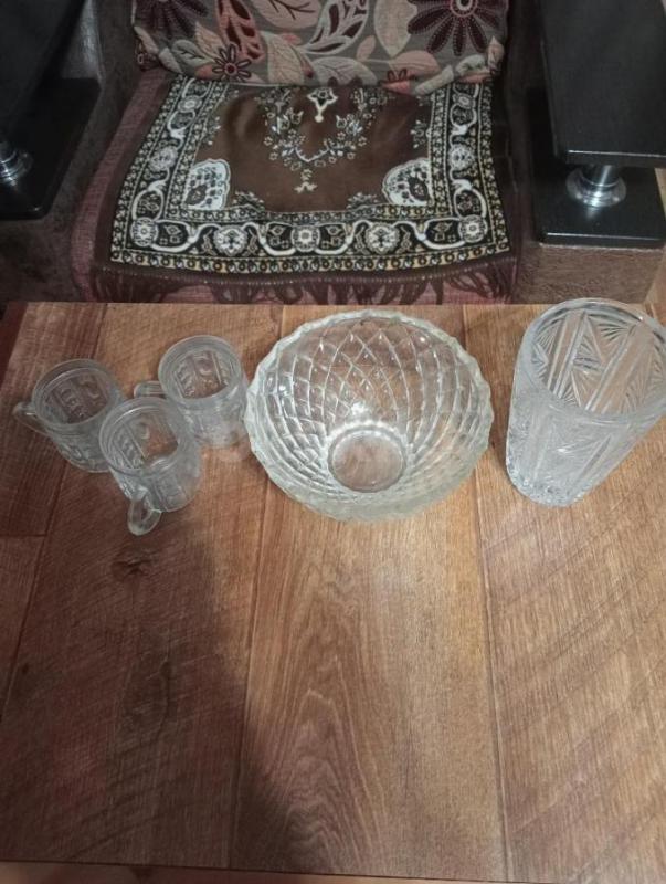 заварочные чайники на 2 и 1 литров  500, р. хрусталь по 300 всё новое. - Орск