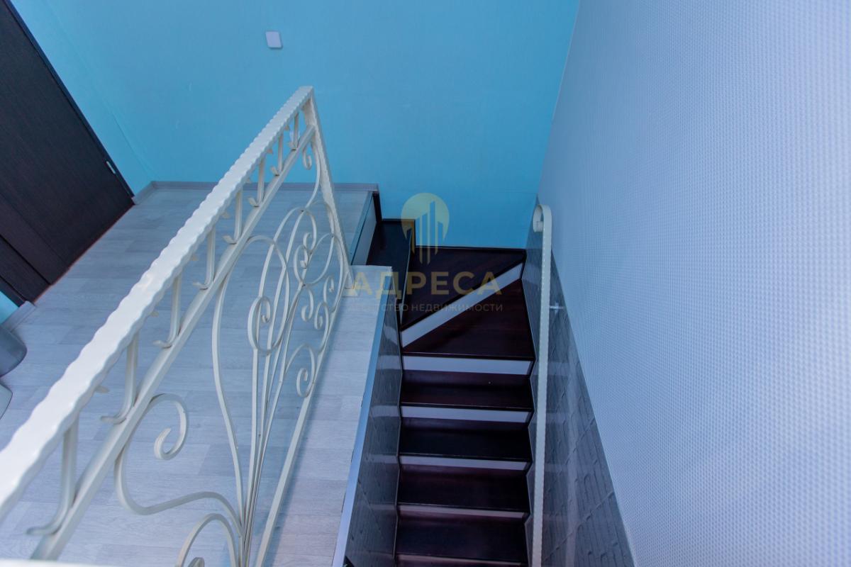 Продаётся 2-х этажный дом с земельным участком площадью 6 соток. - Оренбург