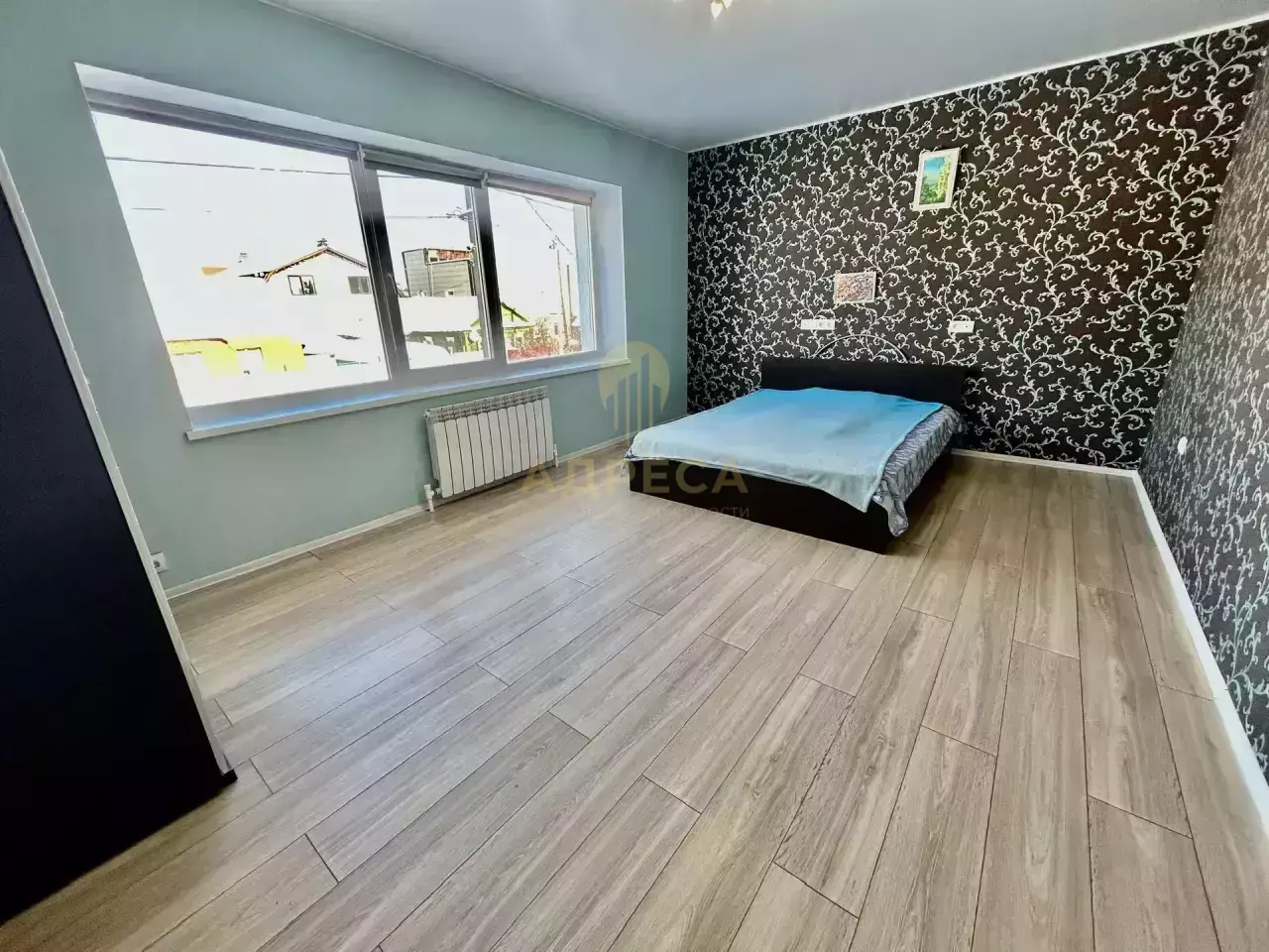 В самом востребованном районе города,на участке 5 соток продаются два дома. - Оренбург