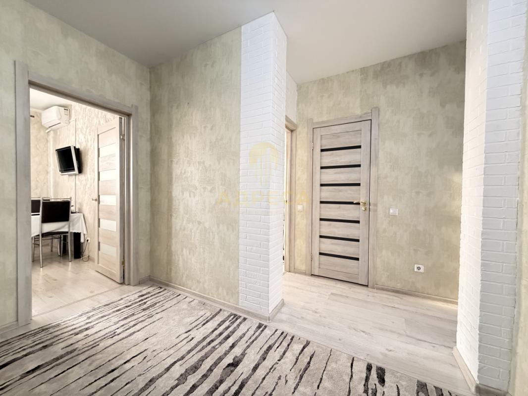 Продается уютная квартира по улице Карпова 3/1, полностью с ремонтом, расположенная на 17-м этаже мо - Оренбург