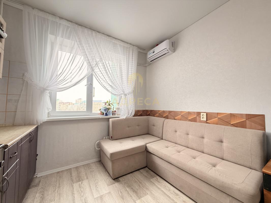 Продаётся просторная 3-х комнатная квартира на 6 этаже 10-ти этажного дома, по адресу ул. - Оренбург