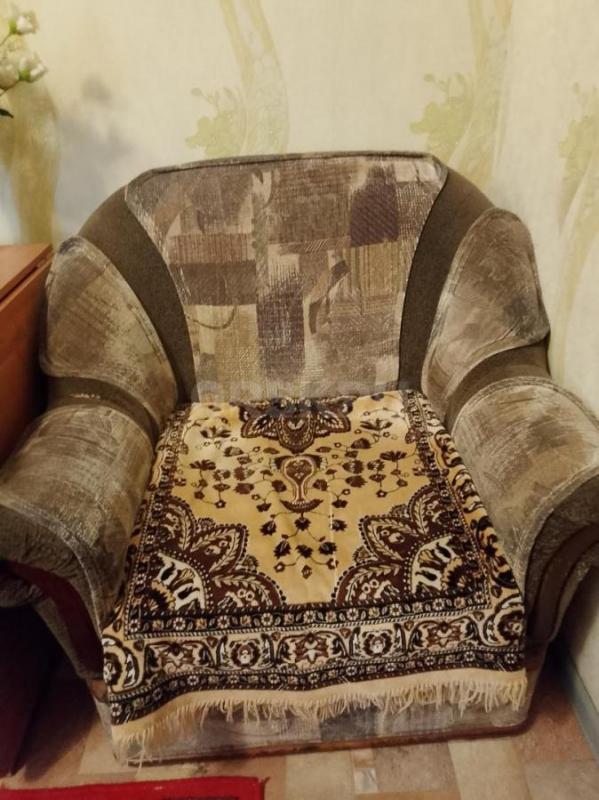 Продам стенку,тумбочки от спального гарнитура,два кресла - Орск