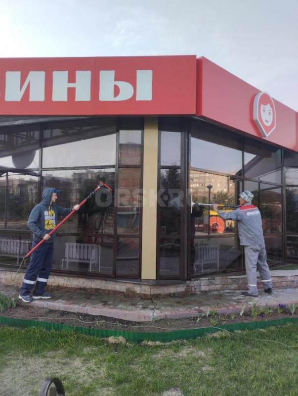 МОЙКА ФАСАДОВ, ВИТРИН, ПОСЛЕСТРОИТЕЛЬНАЯ УБОРКА ПОМЕЩЕНИЙ, ОЧИСТКА НАПОЛЬНОГО ПОКРЫТИЯ ОТ ЦЕМЕНТНЫХ - Орск