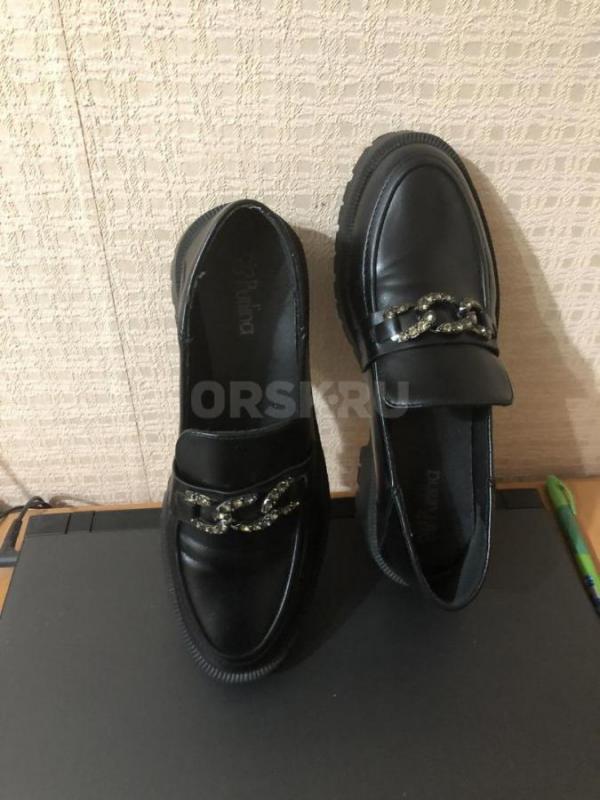 Ботиночки в отличном р.37 -300 руб., лоферы р.39  кожа очень мягкая,ножкам комфортно, первые новые - - Орск