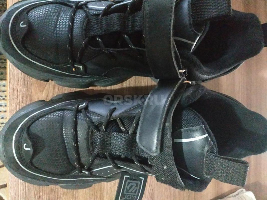 Срочно продам мальчиковые кроссовки, 38 размер, стопа 22 см, одели несколько раз, стали малы, покупа - Орск