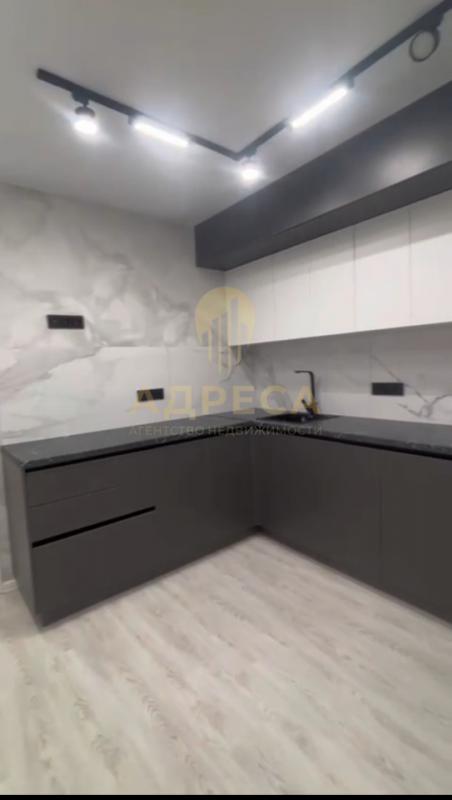 В продаже квартира как евро 3-ка, кухня-гостиная 17 кв м, 2 спальни, отдельно сан узел, отдельно гар - Оренбург