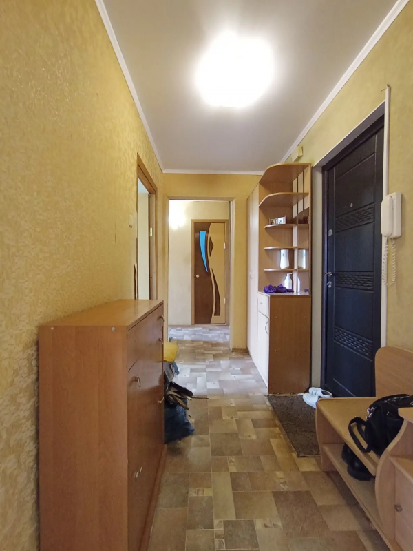 В продаже  2-комнатная квартира улучшенной планировки по адресу:  г. - Новотроицк