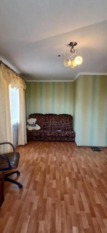Предлагаем Вашему вниманию светлую уютную квартиру  с хорошими ремонтом по приемлемой цене
• г. - Новотроицк