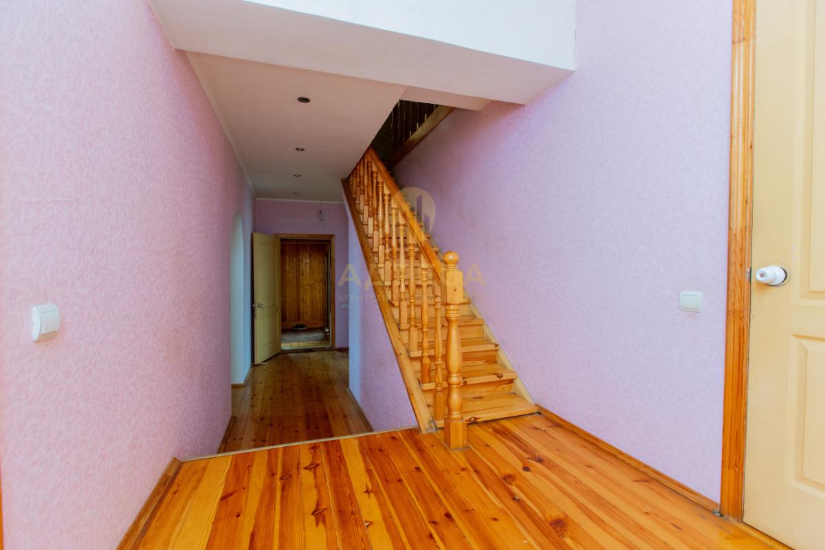 В продаже двухэтажный ДОМ 248м Площадь участка 13 сотУдобная транспортная развязка, магазины,аптеки - Оренбург