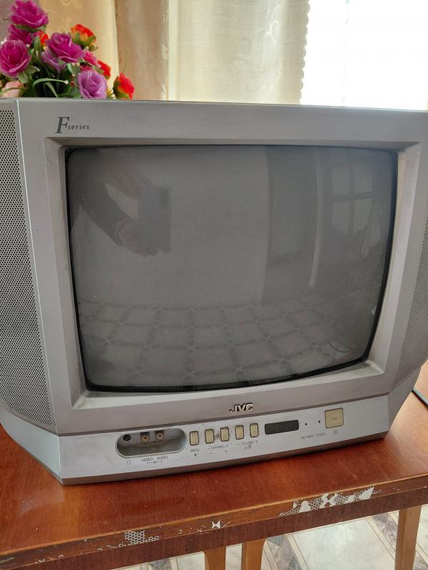 продается телевизор jvc av 14 - Новотроицк