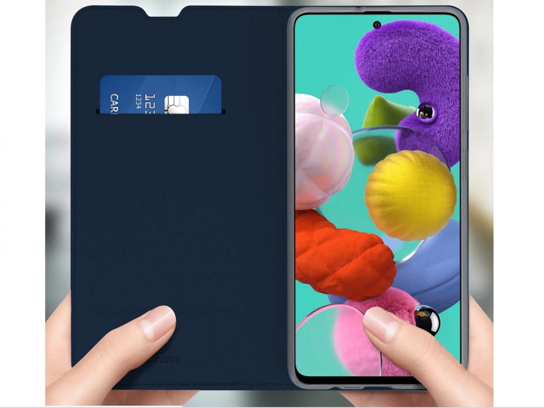 Чехол книжка на Samsung А 51 в хорошем состоянии , б/у . - Новотроицк