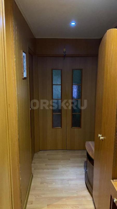 Продается теплая и уютная квартира на 2 этаже кирпичного дома общей площадью 58,2 м2, в центре город - Гай