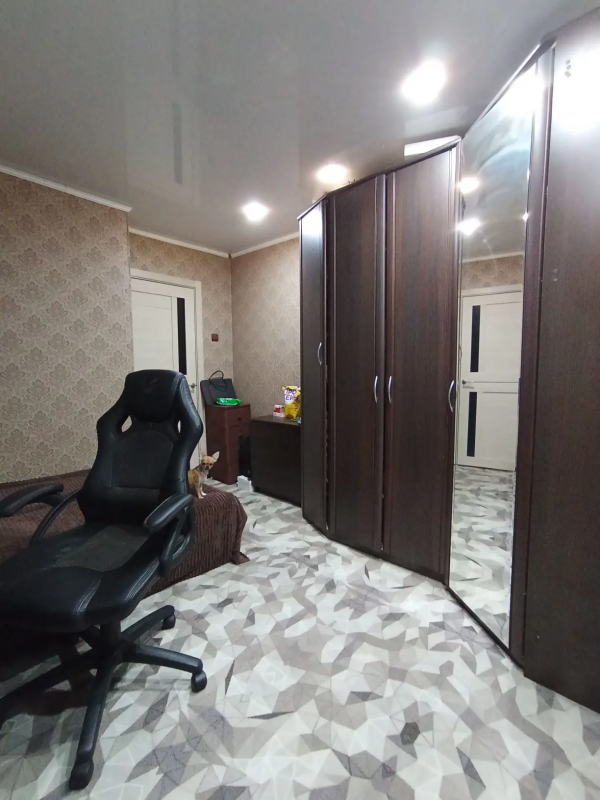 В продаже  3-комнатная квартира улучшенной планировки по адресу:  г. - Новотроицк