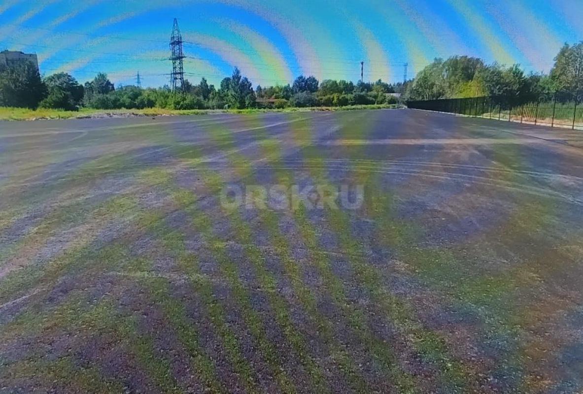 Сдам в оренбурге участке имеется электричество , вода, асфальт. 40 сот по 32000 руб. - Оренбург