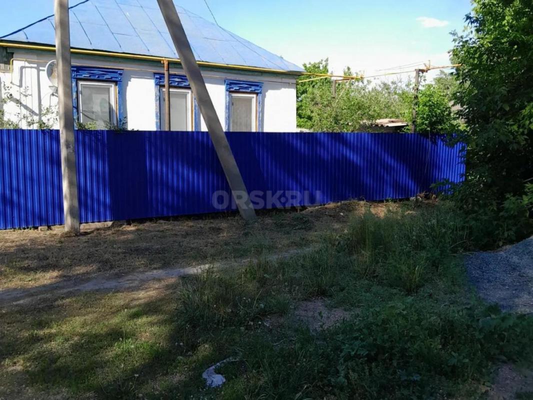 Продам дом в посёлке Победа по проезду Партизанский, дом 5. - Орск