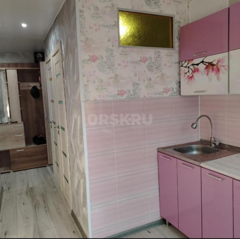 Продам уютную светлую квартиру в хорошем районе (Меридиан), рядом остановка, школа, магазины. - Орск