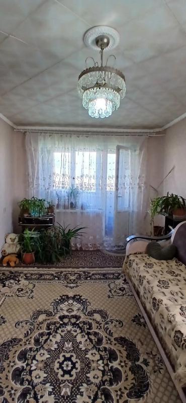 В продаже 3-комнатная квартира  с раздельными ходами по адресу: г. - Новотроицк