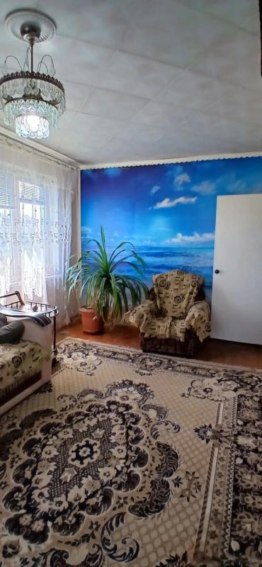 В продаже 3-комнатная квартира  с раздельными ходами по адресу: г. - Новотроицк