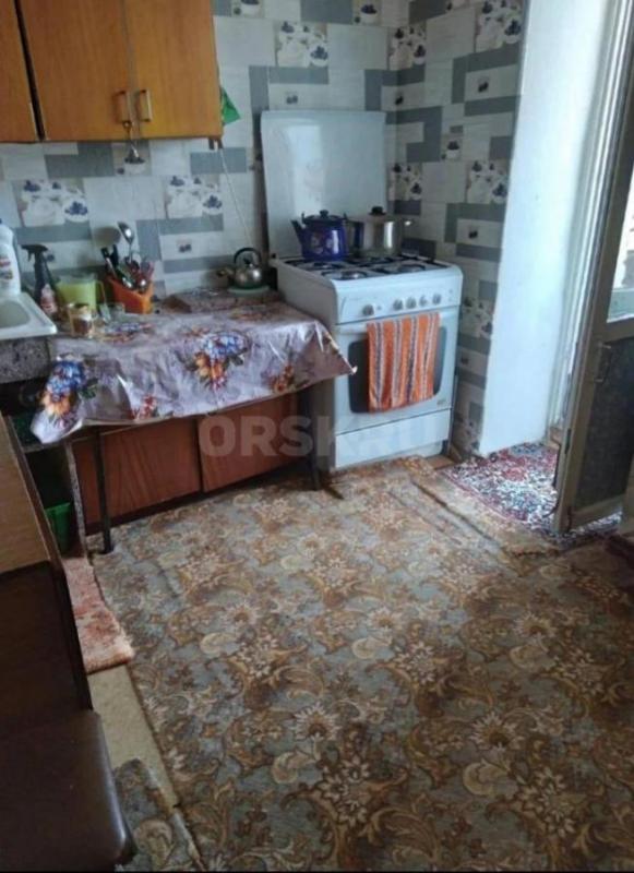 Сдаю 1 - квартиру , Никель, 5 этаж, балкон , большая кухня , мжк, без мебели и техники!!! - Орск