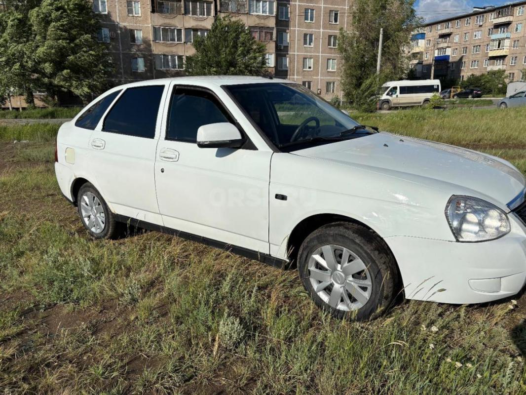2013 год люкс 
Кондер
Навигация в приборке
Абс
4 эсп
Обогрев лобового
Датчик дождя
Кузов дно - Орск