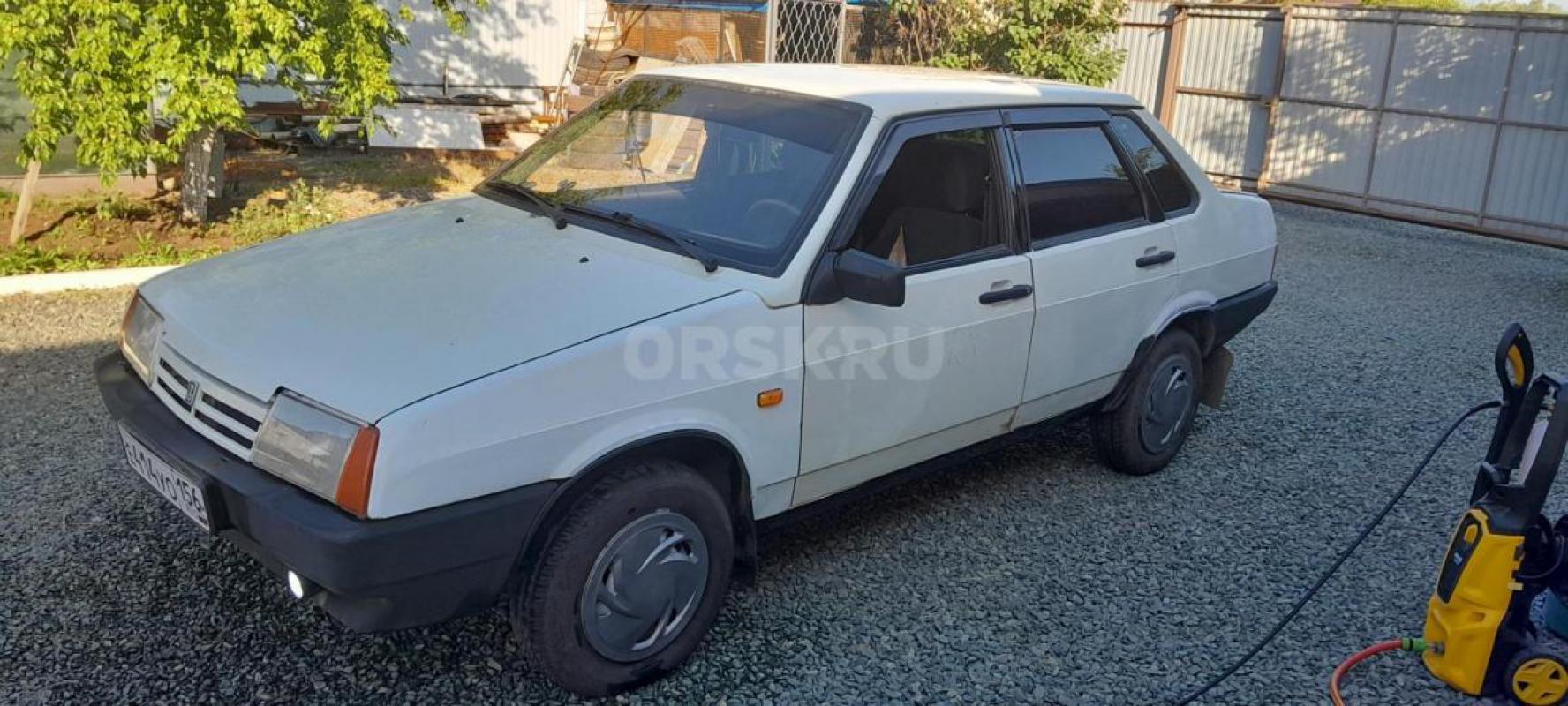 Продам 21099 белый
По технике все отлично кроме кпп ( 2 выбивает)
Двигатель масло не ест вообще. - Орск