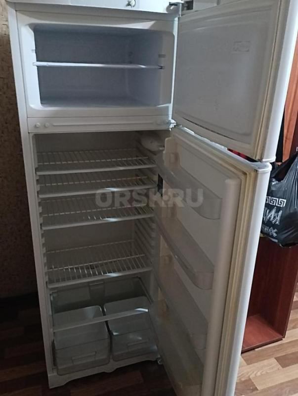 Продам холодильник Indesit в хорошем состоянии. - Орск