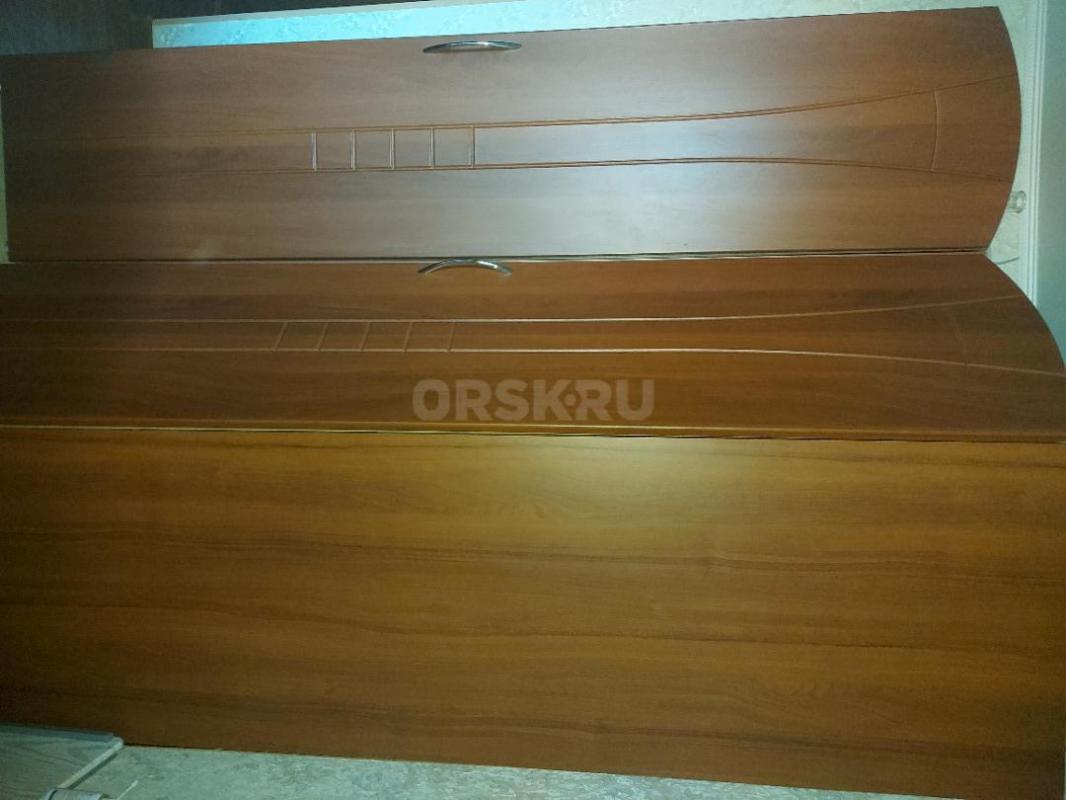 Продам шкафы ( угловой + пенал) размер угловогошкафа 90×90×200, размер углового 50×60×200. - Орск