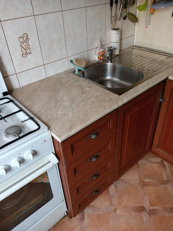 Продам недорого кухонный гарнитур для малой кухни в панельном доме. - Гай