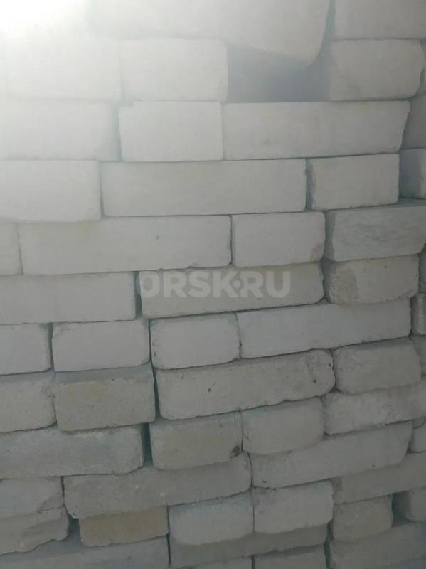 Продам кафельную плитку голубого цвета  15*15 110 шт. цена 20 руб, за шт, - Орск