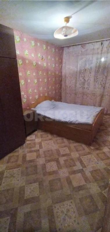 Сдам 3 - х комнатную квартиру в центре города ( мебелированная, есть холодильник, телевизор, стираль - Орск