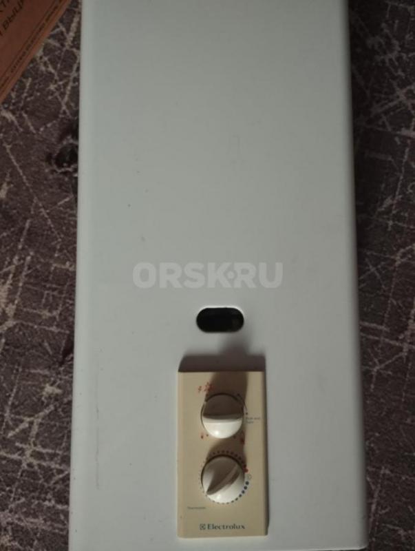 Продам плиту электрическую с духовкой"Мечта",газовую колонку для горячей воды с эл - Орск