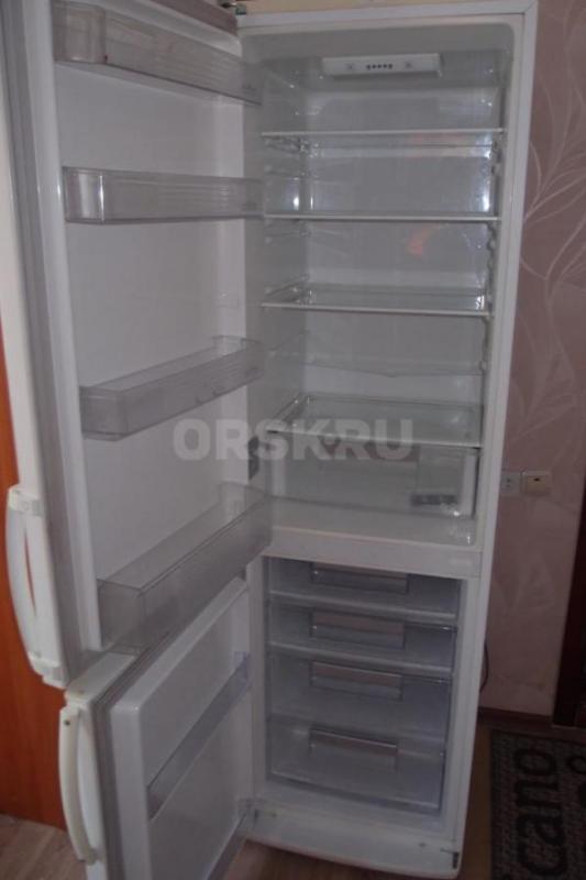 Продам в рабочем состоянии  на запчасти, холодильник LG- 3000 руб. - Орск