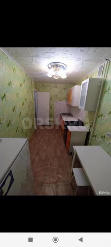 Сдам однокомнатную квартиру на длительный срок,не менее 6 мес,без животных!,не студентам. - Орск