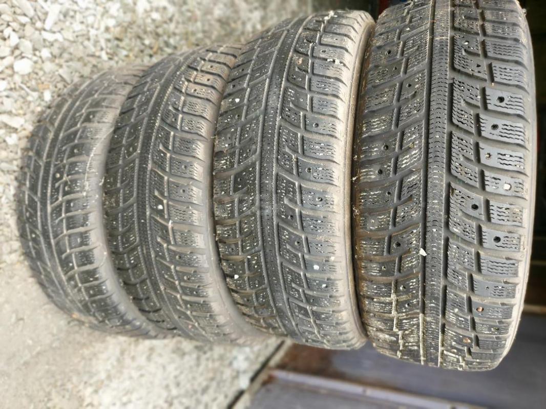 Зимняя резина 215/65 R 16 кама 515   за 4000    и   195/60 R 15 kumho за 4000 - Орск