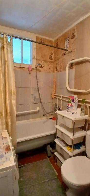Продается 2-комнатная в очень хорошем районе  квартира по адресу: г. - Новотроицк
