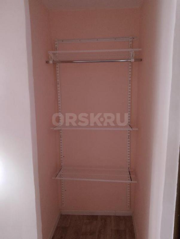 Продается уютная трехкомнатная квартира на первом этаже блочного дома, построенного в 1964 году. - Гай