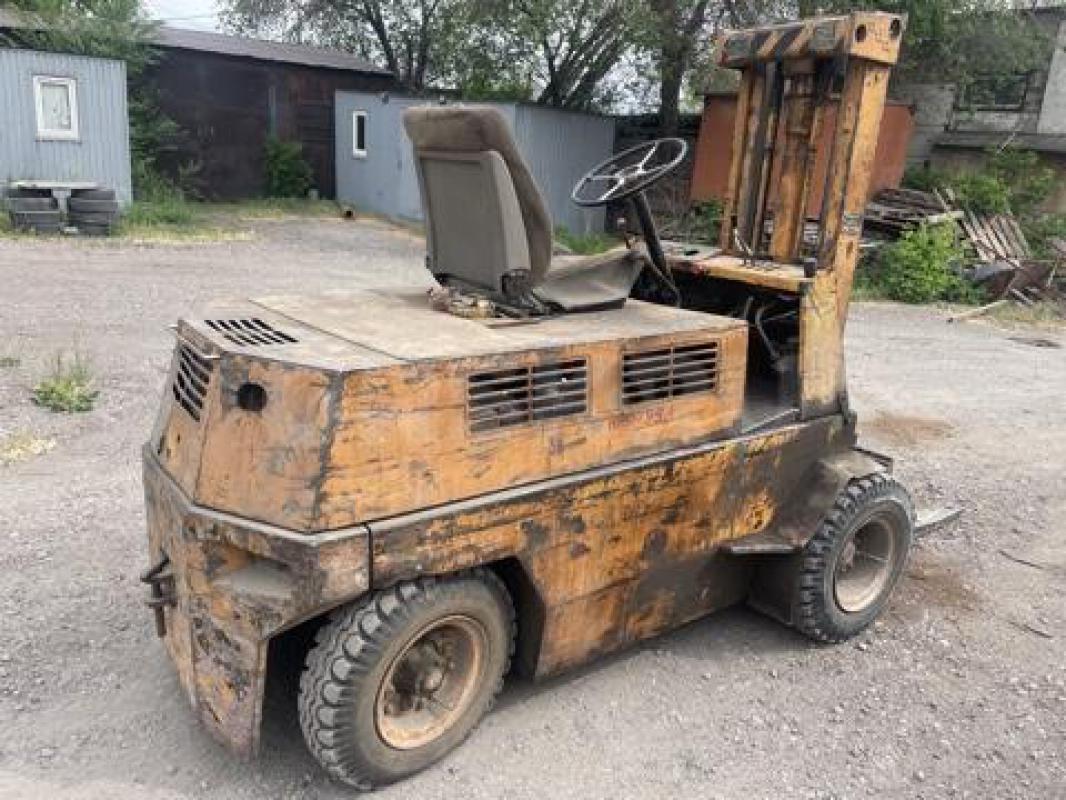 Продам автопогрузчик Balkancar  Б/У  грузоподъемность 3,2т, высота подъема 1,8м, полностью исправен, - Оренбург