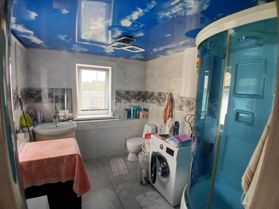 Продам жилой дом, 70 квадратов, на участке есть баня, летняя кухня, две выгребные ямы, сарай и огоро - Орск
